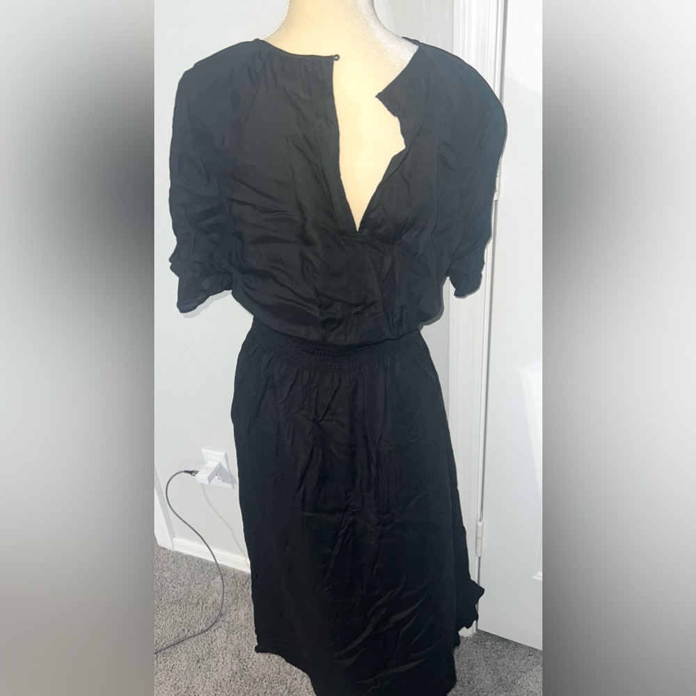 $6 H&M BLACK DRESS SIZE SMALL. NEVER WORN. $6 WHEN BUNDLED WITH 3 Or More - Picture 4 of 6
